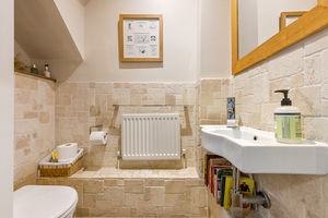 Cloakroom/wc- click for photo gallery